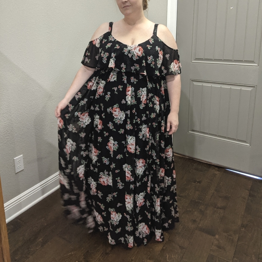 Torrid Maxi multi way cold shoulder size 1